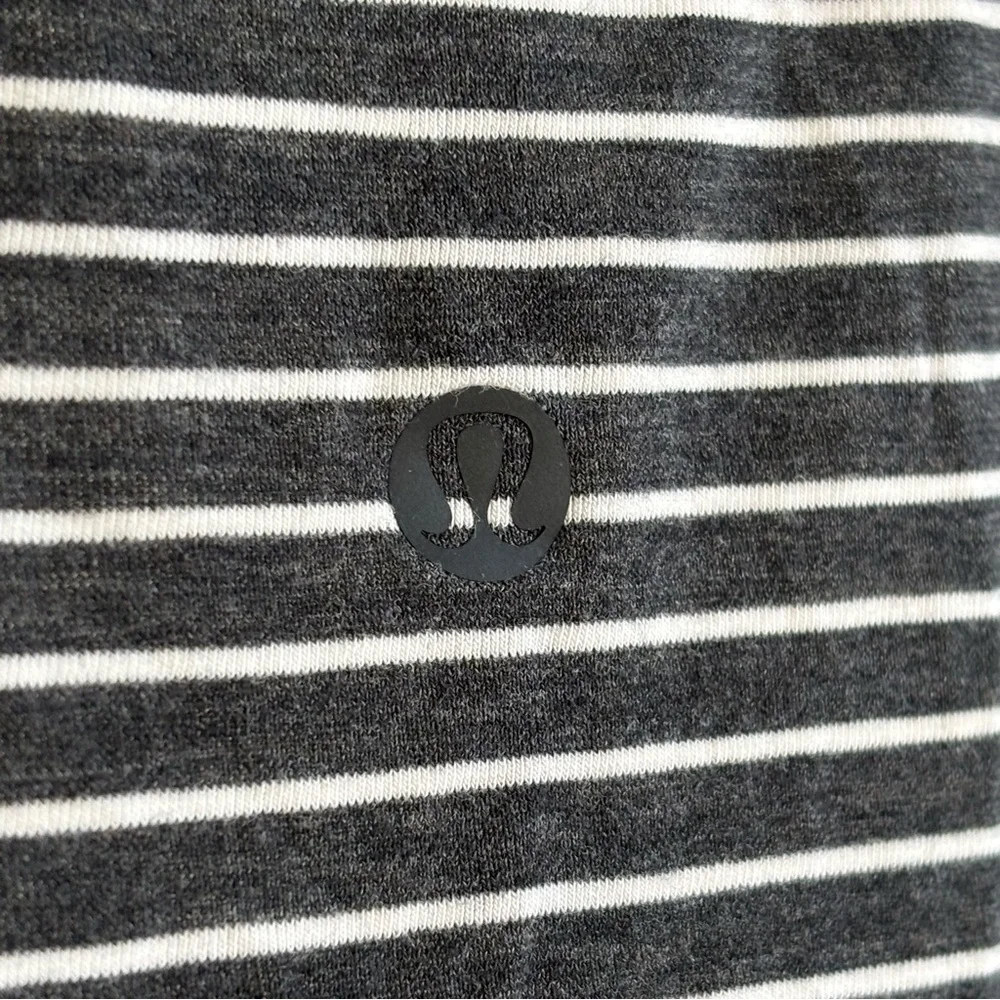 • [Lululemon] Striped V-Neck • - Picture 8 of 8